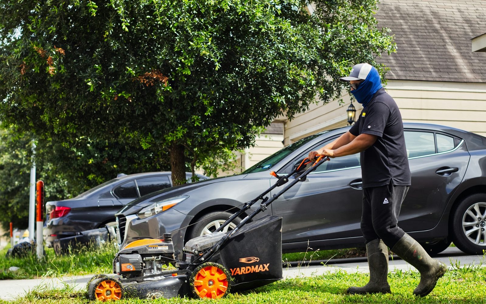 Recurring residential lawn mowing and edging